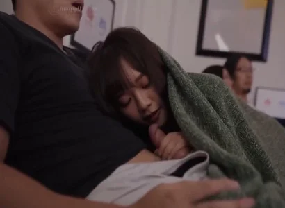 Em họ tinh nghịch làm tôi mê mẩn