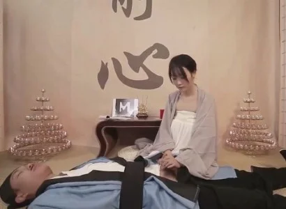 Nàng nữ tu và vị đạo sĩ bị thương