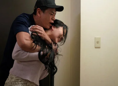 Nữ ca sĩ bị người hâm mộ làm nhục vì sự ngon lành của cơ thể